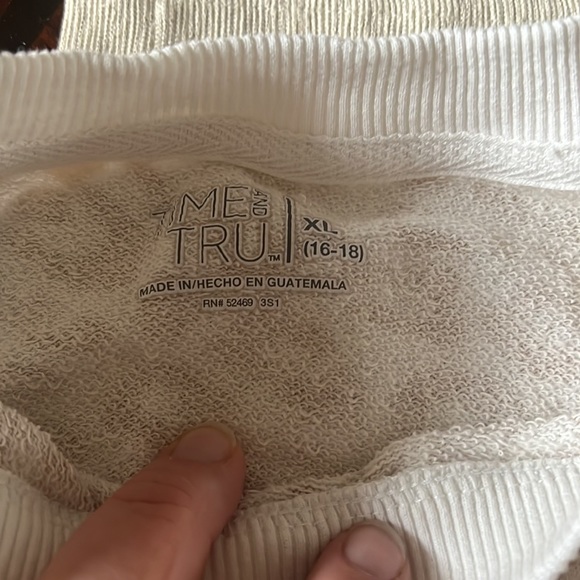 Set of sweatshirts - Picture 3 of 5